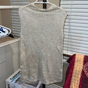 Cream-coloured knit sleeveless sweater